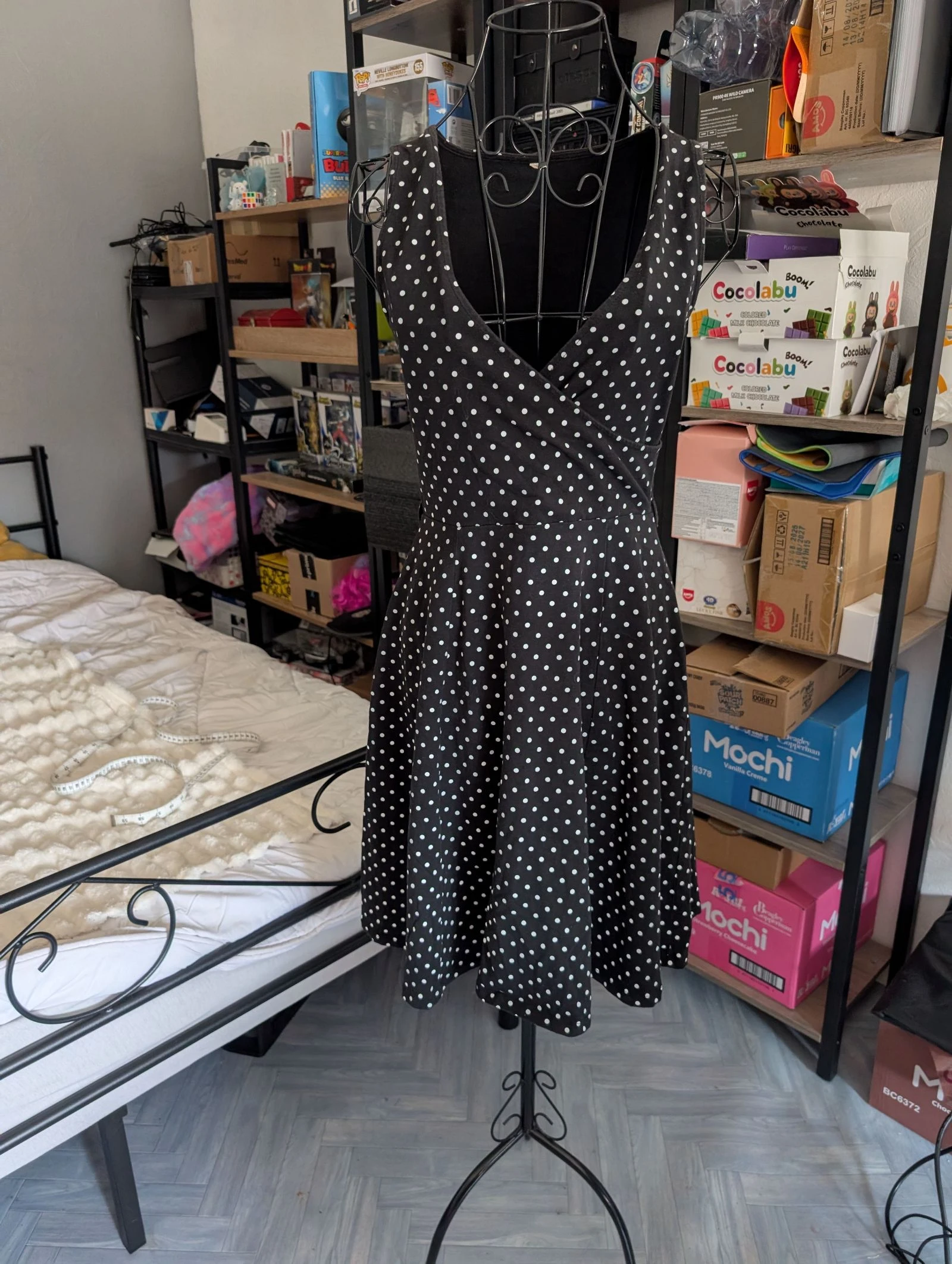 Magnifique Robe patineuse noire à pois blancs - Style rétro rockabilly